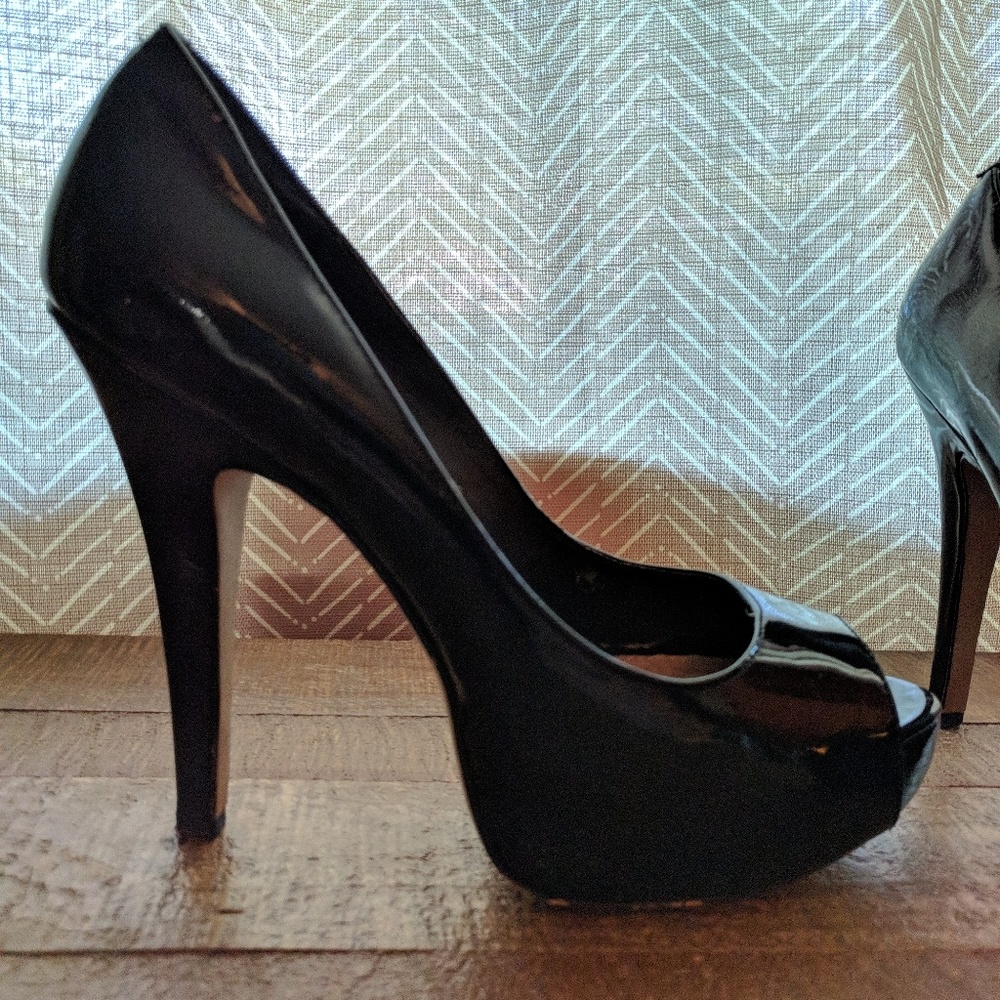 Black patent leather peep-toe heels